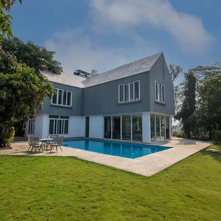 Twilight Grove By Stayvista - Pool- View Villa With Manicured Lawn, Contemporary Interiors & Home Theatre-3